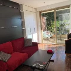 Studio tout confort au calme avec jardin proche Cannes