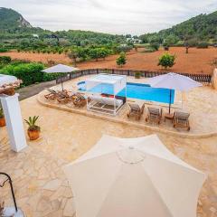 Quiet family house 850m from the beach