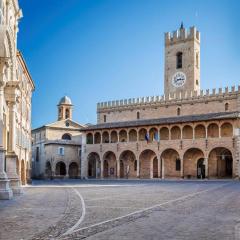 Residenz Borgo Offida Mit Großem Garten