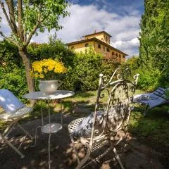 Zwei Zimmer Wohnung La Colombaia Mit Garten