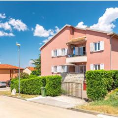 Strandnahe Ferienwohnung Mit Großem Garten