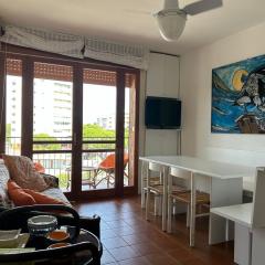 Ampio appartamento in centro con vista - parcheggio gratuito e Wi-fi