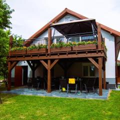 Dom nad Jeziorem Łaśmiady