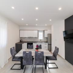 Three-Bedroom Home Dina