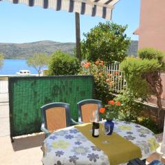 Wohnung In Poljica Mit Garten Und Terrasse