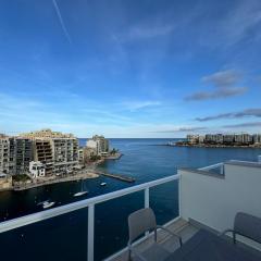 Giuliani Seafront Penthouse 15