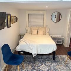 Sunny Golden Hill Studio! Fully Stocked - near DT