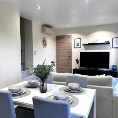 Luxury town House with private garden in Duquesa