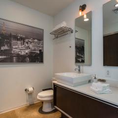Artsy Retreat Condo 30day min w WiFi AC Parking TV Furnished Rooftop 3455