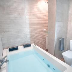 Acogedor Estudio en Triana con Jacuzzi y Wifi