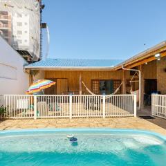 Piscina e mar em único lugar