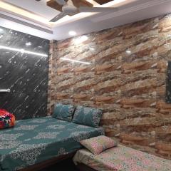 Aggarwal luxury rooms with private kitchen having all utensils, gas and fridge, wifi with android tv, fully air conditioning in cream location of lajpat nagar south delhi