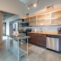 5M102 Two-story 2BR 2BA Work Live