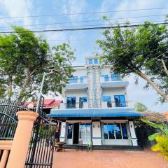Golden Lady Hostel
