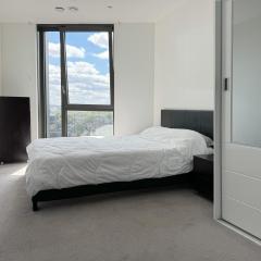 Modern Room in Lambeth with City Views