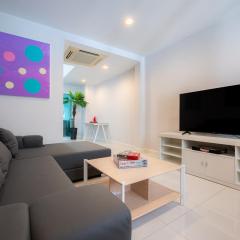 3 Bedroom Spacious Home in Downtown Bangkok Near MRT BTS Asok Station