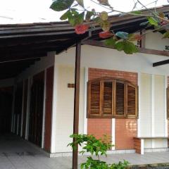 Casa na Enseada - Rua Maceió - 70 metros da Prainha