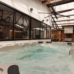 Newcastle CBD Penthouse, Spa & Entertainment