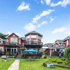 Gyeongju Magic Castle Pension Pets Friendly