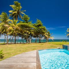 Maison d'Ô Baie de Saint-Jacques, sur une plage sauvage