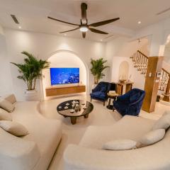 La Perla Seaside Retreat 6BR