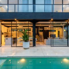 Villa Vantage 8, Umalas