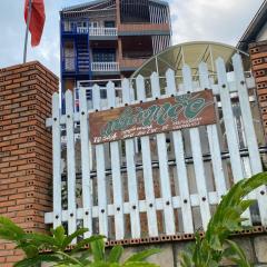 Homestay Nhà Mộc