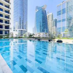 Modern 1BR w Balcony & Canal Views Near Downtown by Vibel