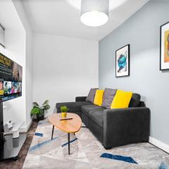 Cozy Apartment - Pet Friendly - Street Parking - Free Netflix 4BR