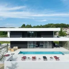 Luxury Villa She for 6 people with 61 m2 private pool, playground & activities on-side for adults and kids