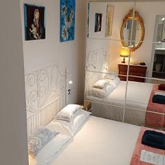 Tipica villetta ligure indipendente arredata con gusto e comfort 1 camera da letto parcheggio interno zona Lerici Monti San Lorenzo