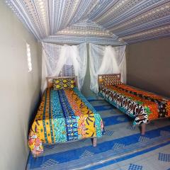 "Par 4 chemins" Atypical Stopover