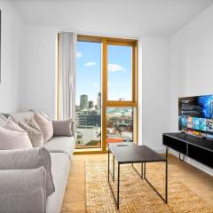 NEW BUILD - 1 Bed Apt Birmingham City Centre - Free Onsite Gym & Coffee Machine - Chinatown Area, located next to O2 Academy, Bullring & New Street Station - With Smart TV, FREE NETFLIX & WIFI