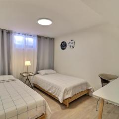 Charming Twin Room & Parking