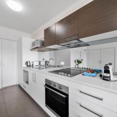 Bright 1-Bed Apartment with Balcony