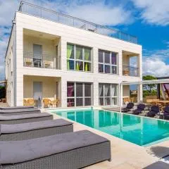 Family-friendly apartments with swimming pool Vir - 23976