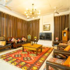 Opulent Antique 6BR Independent Villa in Gurugram