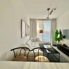 Stylish 1br With Garden View In Jvc
