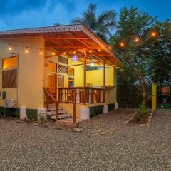 Cabina Bocaraca, 3Min from the Beach! Playa Chiquita