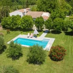 La Villa aux Cyprès bleu
