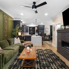 3 King Bd with Hot Tub & Minutes to Dollywood!