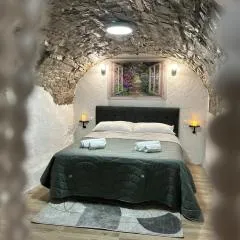 Unique Romantic Cave with air conditioner