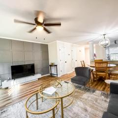 Perfectly located 2 en suite townhome in Raleigh