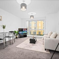 Central Apartment - Gated Access - Secure Parking 16SL