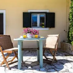 Sunny Patio Studio Corfu !