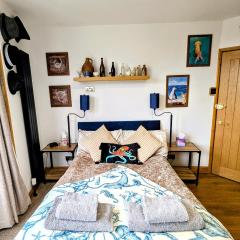 Beachside Bliss in Heart of Town