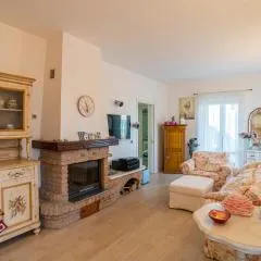 Romantic apartment in the green close to Bellagio