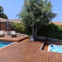 VILLA MODERNE PISCINE JACUZZi