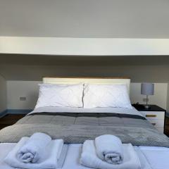 Near Birmingham - Stylish Loft - Free Parking