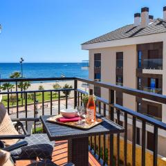 Ref 228 Apartamento de 1 dormitorio con vistas al mar en primera línea de playa en Los Boliches
